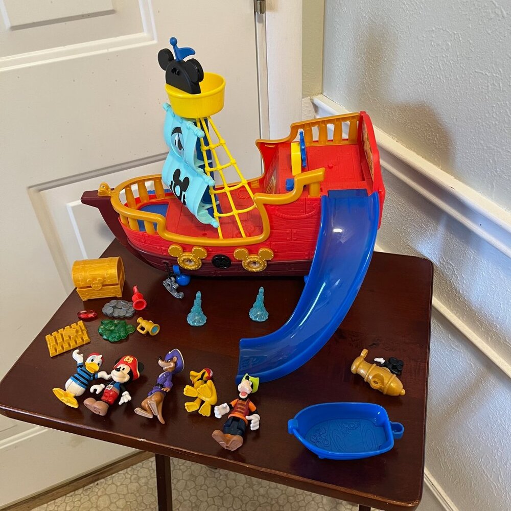 Disney Junior Mickey Mouse Funhouse Treasure Adventure Pirate Ship - Picture 4 of 10